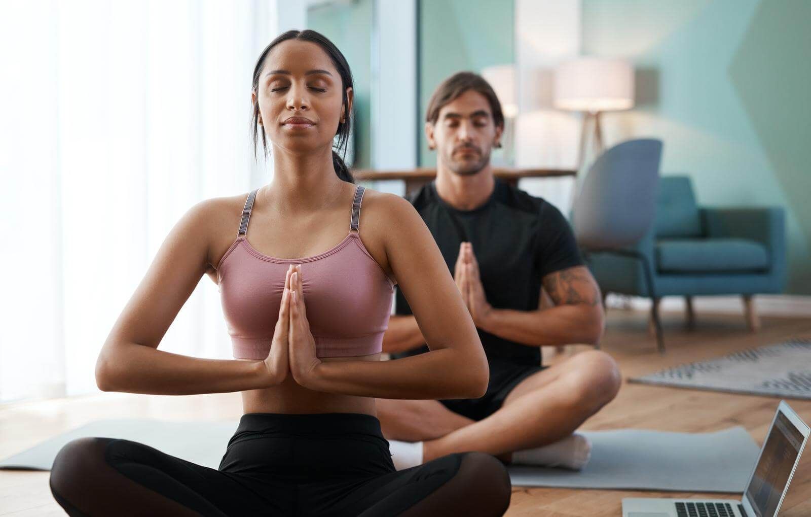 Conecta con tu pareja a través de la meditación – Beneficios y técnicas para meditar en pareja